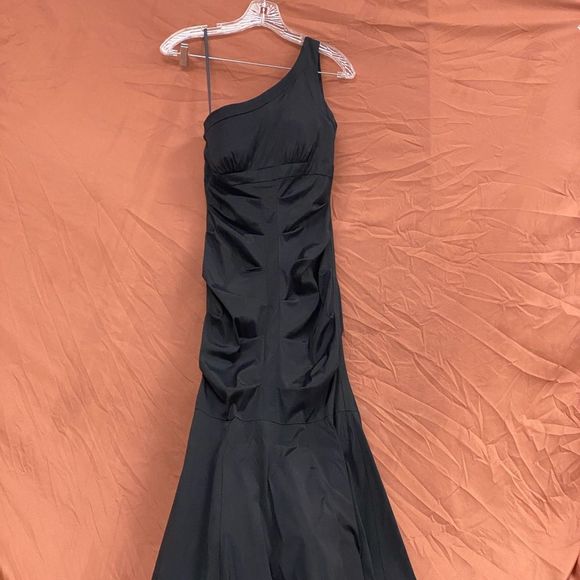 Xscape Dresses & Skirts - XSCAPE to the world of beauty, on the one night you’ll  want to remember always!